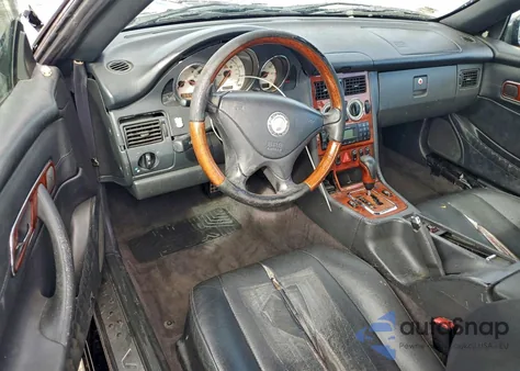 2003 Mercedes-Benz Slk 320 z USA, uszkodzony, nr VIN WDBKK65F03F290288